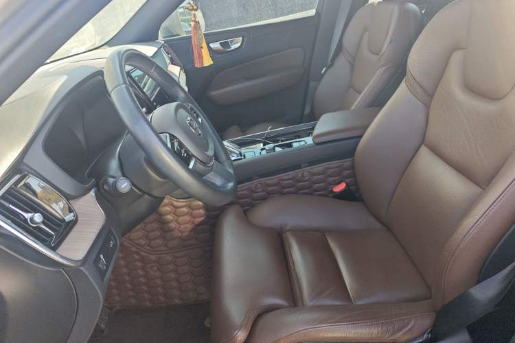 Used Volvo XC60 2022 B5 4x4 Smart Luxury Edition