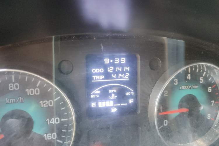 Used Jinbei New Hiace X30L 2016 1.5L Business Edition DLCG14 Odometer Close Up