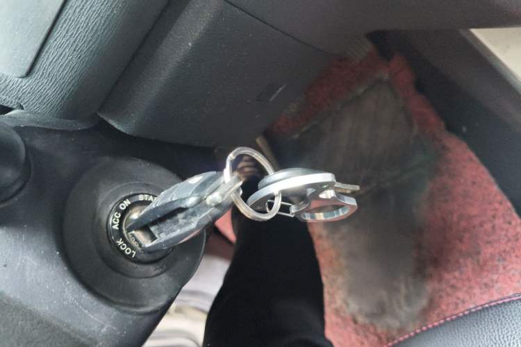 Used JAC Group T6 2015 2.8T Diesel Flagship Long-Wheelbase HFC4DA1-2C