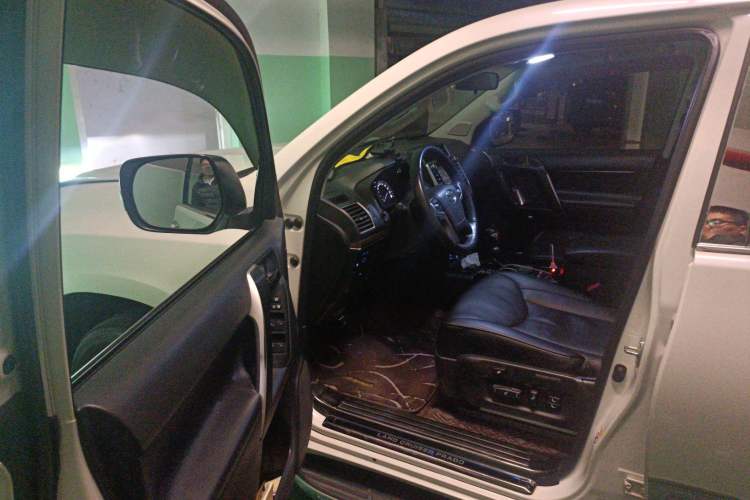 Used Toyota Prado 2018 3.5L Automatic TX-L with Rear-Mounted Spare Tire
