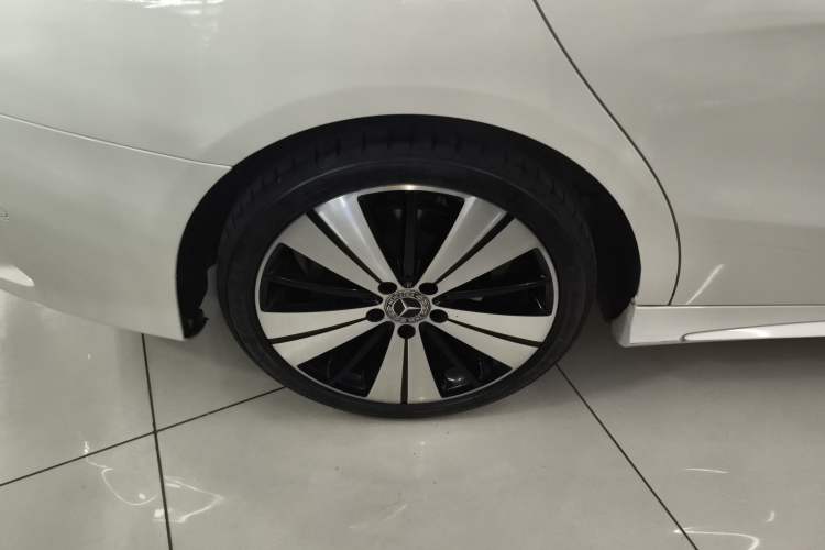 Used Mercedes-Benz CLA 2017 Facelifted CLA 200 Stylish Edition Exterior 5