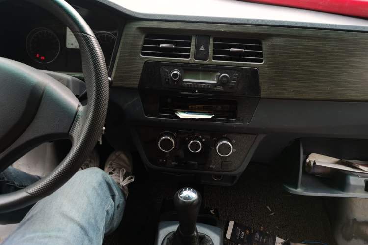 Used Jinbei Hiace X30 2020 1.5L Super-Comfortable Version China VI Standard SWC15M
