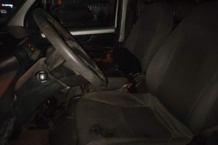 Used Wuling Rongguang 2011 1.2L Base Version
