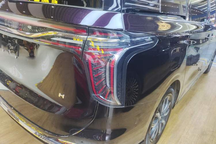 Used Hongqi HQ9 2023 2.0T Smart Connect Flagship Edition
