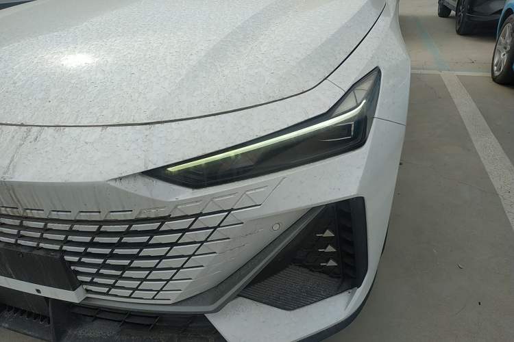 Used CHANGAN UNI-V 2022 1.5T Prestige Version