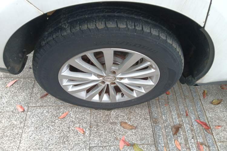 Used Zotye SR9 2017 2.0T Manual "Ultimate Light" Edition Right Rear Wheel Hub