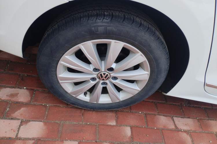 Used Volkswagen Sagitar 2015 230TSI Automatic Comfort Version
