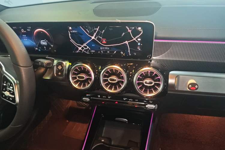 Used Mercedes-Benz GLB 2020 Updated GLB 200 Dynamic Edition Audio And AC Panel