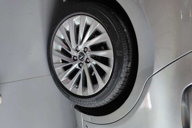 Used Lexus ES 2020 300h Executive Edition
