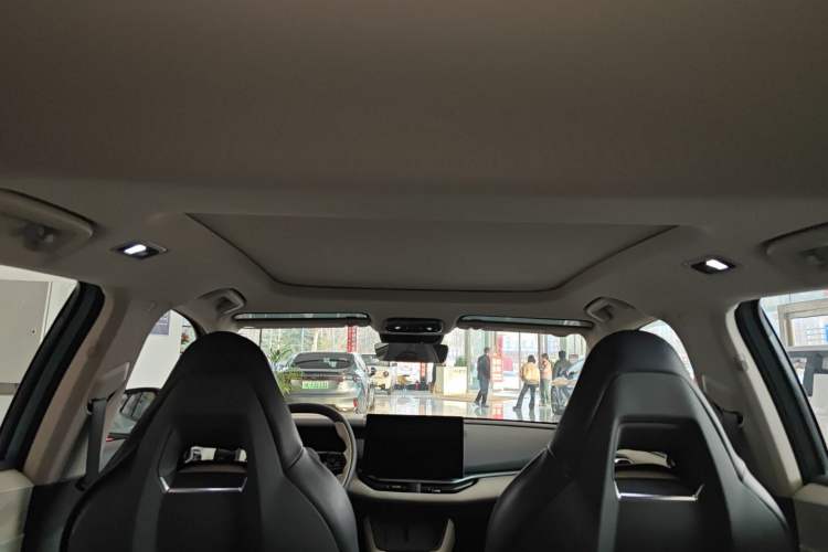 Used Lynk & Co 06 EM-P 2023 EM-P 126 Long-Range Halo