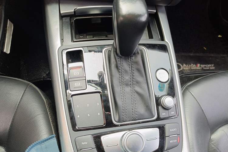 Used Audi A6L 2018 30th Anniversary Edition 35 TFSI Fashion Model
