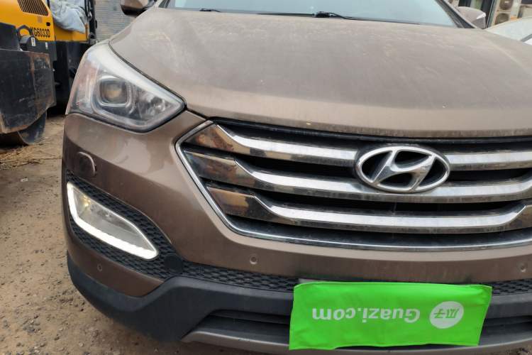 Used Hyundai Santa Fe 2013 Revised Version 2.0T Automatic All-Wheel Drive Top-Tier Trim