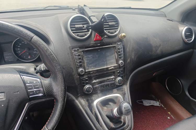 Used Haval H6 2016 Upgraded Model 1.5T Manual Two-Wheel Drive Elite Version
