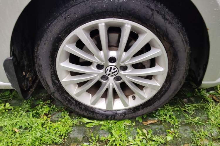 Used Volkswagen Lavida 2013 1.6L Automatic Luxury Edition