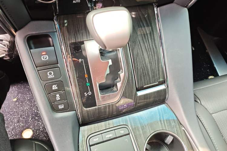 Used Lexus LM 2020 300h Seven-Seat Elegant Edition
