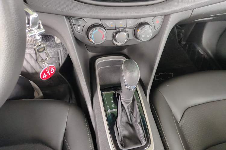 Used Chevrolet Cavalier 2016 1.5L Automatic Xinyue Edition Gear Lever