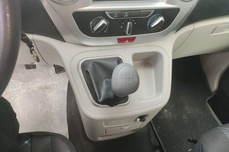 Used JAC Refine M3 2025 PLUS 1.8L Manual Classic Edition 5 Seats