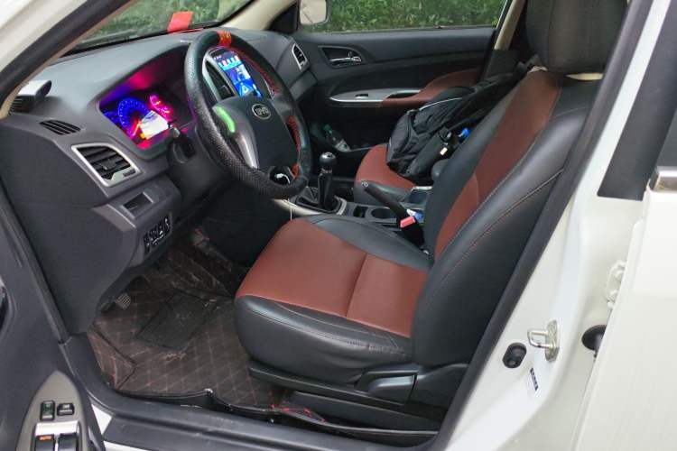 Used BYD F3 2015 Energy-Saving Edition 1.5L Manual Luxury Model
