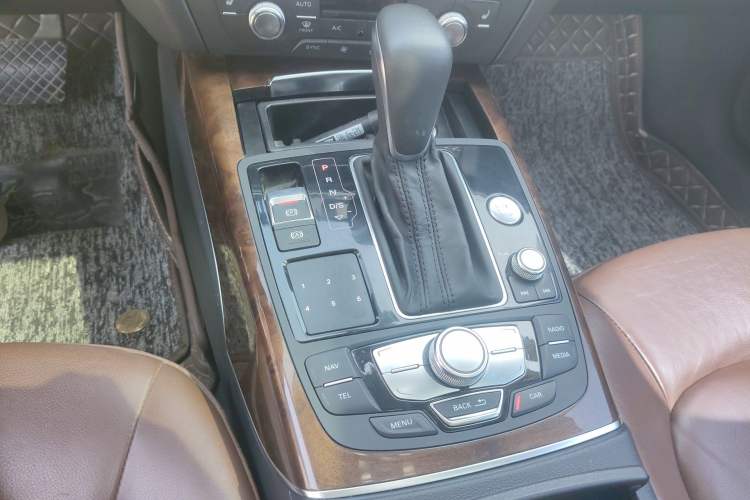 Used Audi A6L 2014 30 FSI Comfort Model Gear Lever