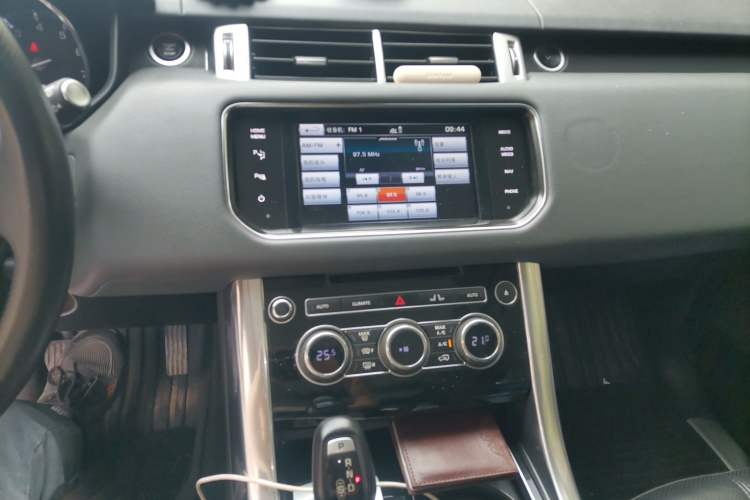 Used Land Rover Range Sport 2014 3.0 SC V6 HSE
