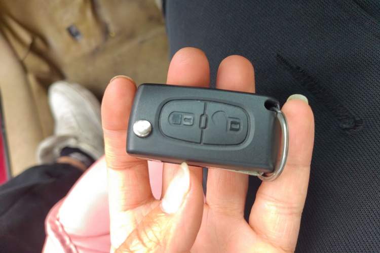 Used Peugeot 307 2010 Sedan 1.6L Manual Comfort Edition Vehicle Key