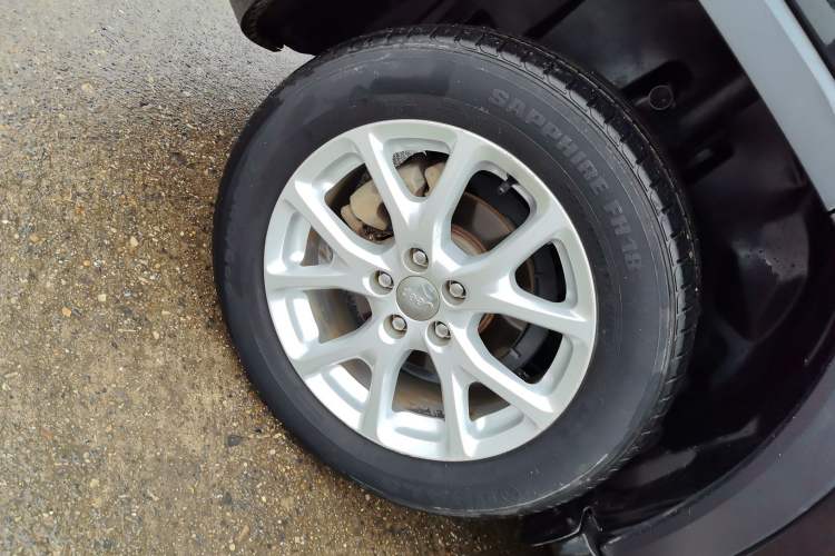 Used Jeep Cherokee 2016 2.0L Superior Edition Right Rear Wheel Hub