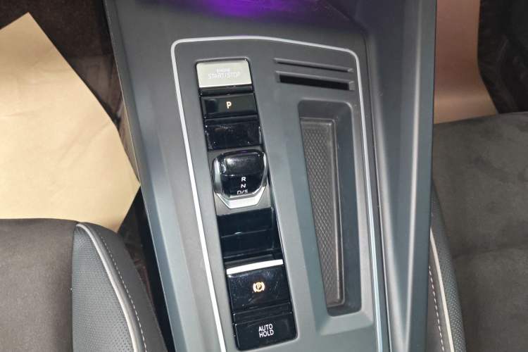 Used Volkswagen Golf 2023 Facelift 280TSI DSG R-Line Lite
