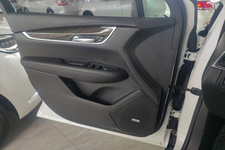 Used Cadillac XT5 2018 25T Tech Model