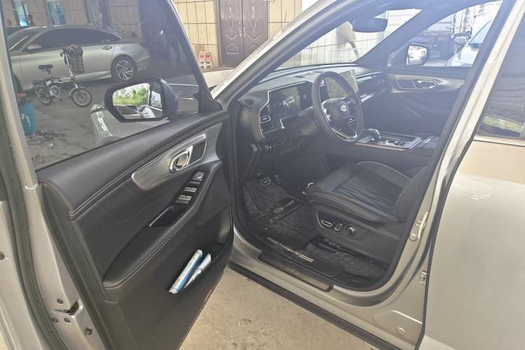 Used GAC Trumpchi GS8 2022 Flagship Series 2.0 TGDI Four-Wheel Drive Luxury Smart Connectivity Version (7 Seats)