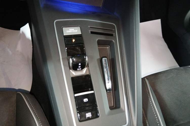 Used Volkswagen Golf 2023 Facelift 280TSI DSG R-Line Lite