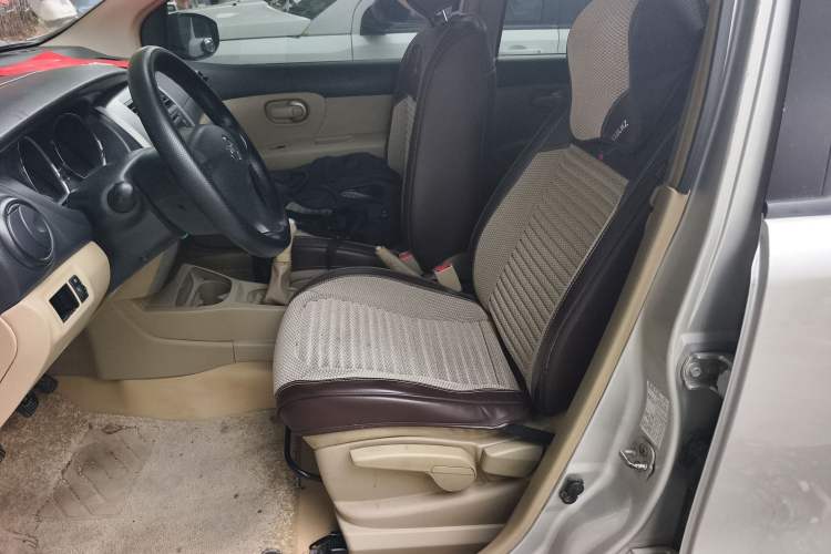 Used Nissan Livina 2013 1.6XE Manual Comfort Edition