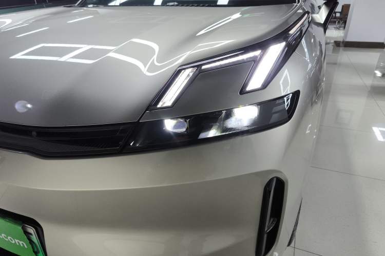 Used Lynk & Co 08 EM-P 2023 245km Ultra-Long Range Halo