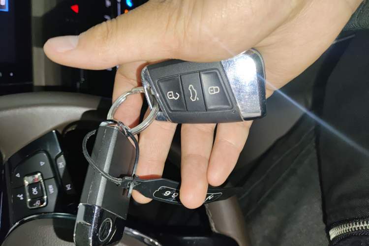 Used Volkswagen Passat 2020 330TSI Luxury Edition China VI Interior 1