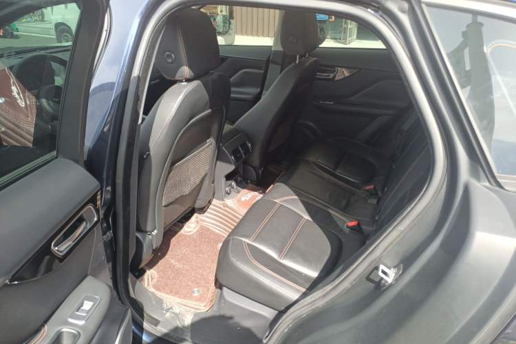 Used Jaguar F-PACE 2016 2.0T Two-Wheel-Drive R-Sport Sport Edition Left Rear Seat