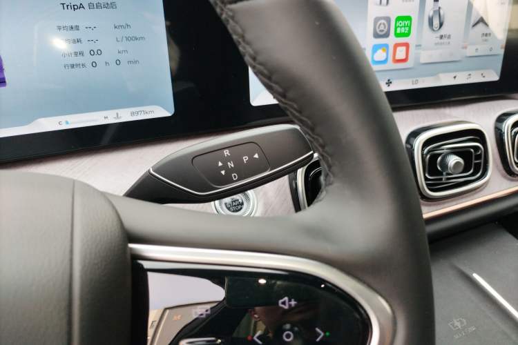 Used Chery Tiggo 9 2025 2.0T Dual-Clutch Two-Wheel Drive Luxury Edition 5 Seats Gear Lever