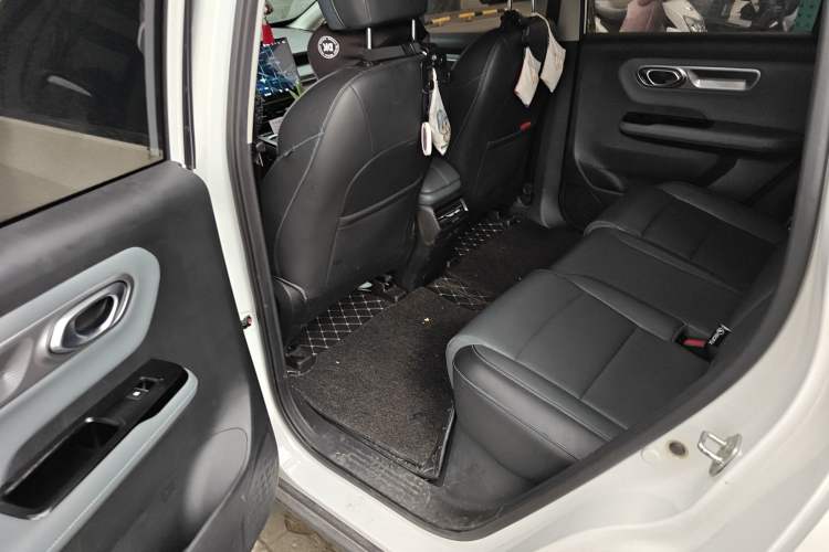 Used AION Y 2022 Plus 70 Tech Edition