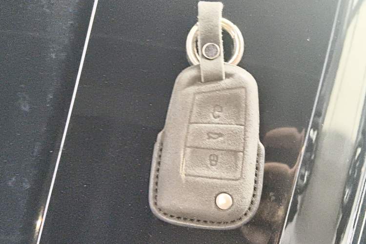 Used Volkswagen Tiguan L 2021 330TSI Automatic Two-Wheel Drive R-Line Enhanced Edition
