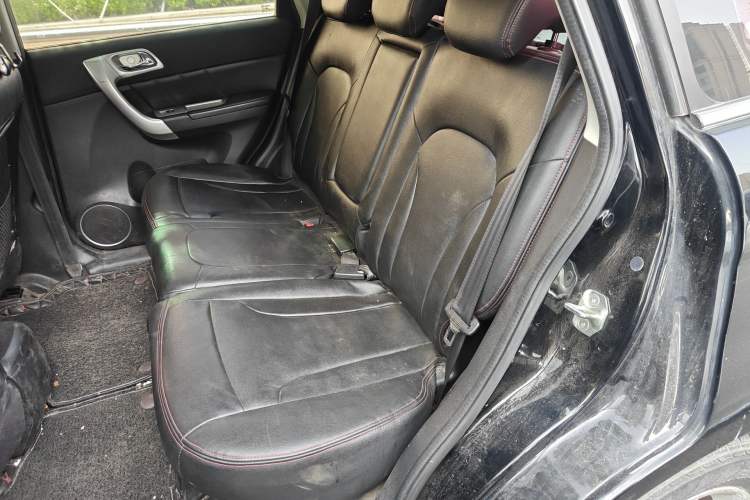 Used Haval H6 2016 Upgraded Model 1.5T Manual Two-Wheel Drive Value Edition Left Rear Seat