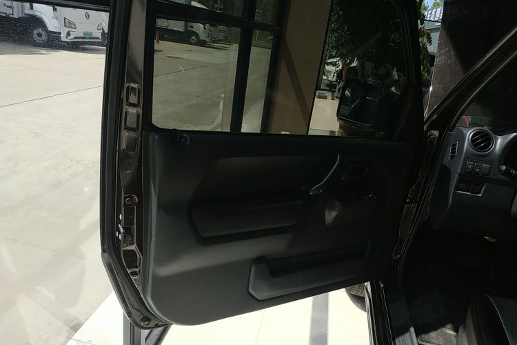 Used Suzuki Jimny 2015 1.3 AT JLX
