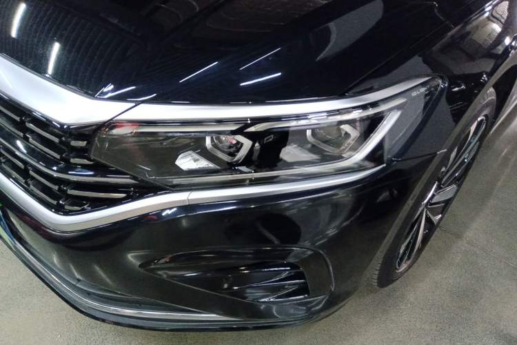 Used Volkswagen Passat 2023 Revised 380TSI Luxury Edition
