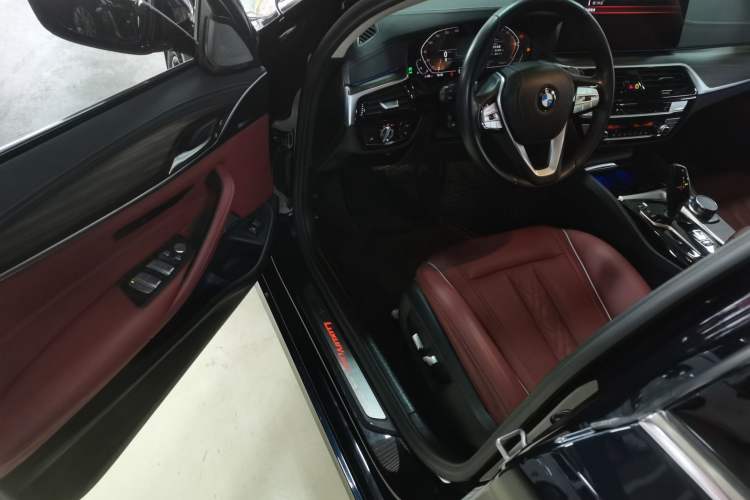 Used BMW 5 Series 2023 530Li Leading Edition Luxury Package Driver Seat