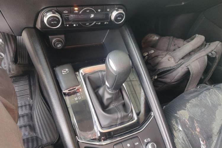 Used Mazda CX-5 2025 2.0L Automatic Two-Wheel Drive Comfort Version Gear Lever