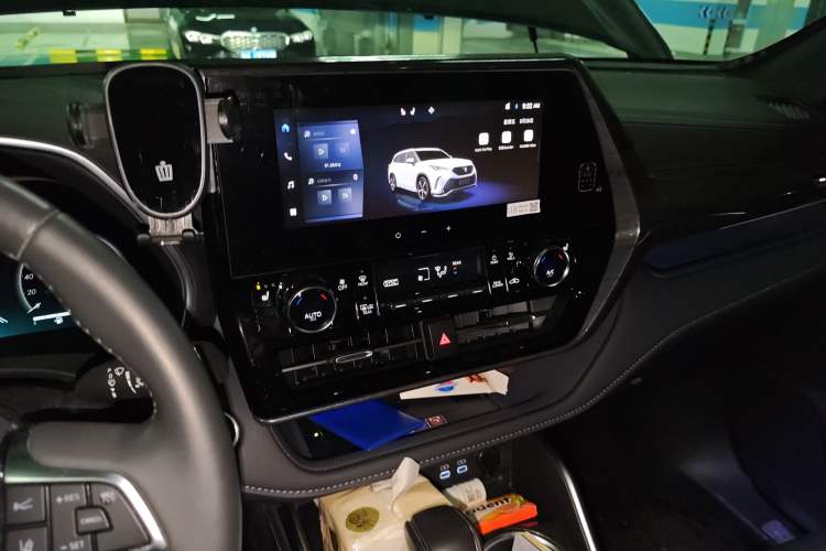 Used Toyota Crown Kluger 2024 2.5L HEV Two-Wheel Drive Luxury Edition Audio And AC Panel