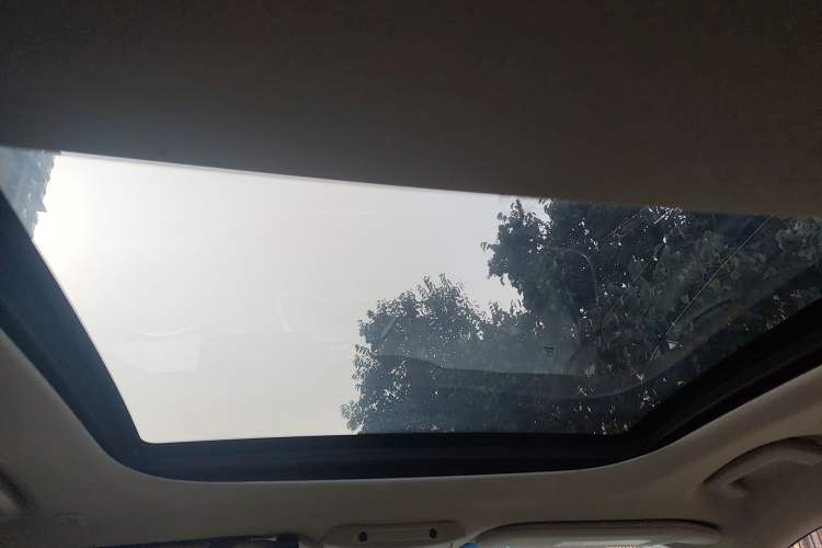 Used Lincoln Nautilus 2019 2.0T Two-Wheel Drive Luxury Edition China VI Standard Headliner