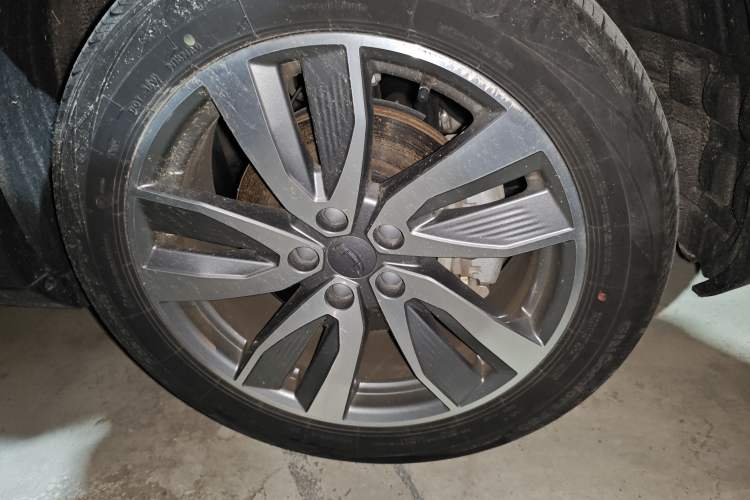 Used Geely Auto Haoyue 2022 1.8TD DCT Luxury 7-Seater Right Front Wheel Hub