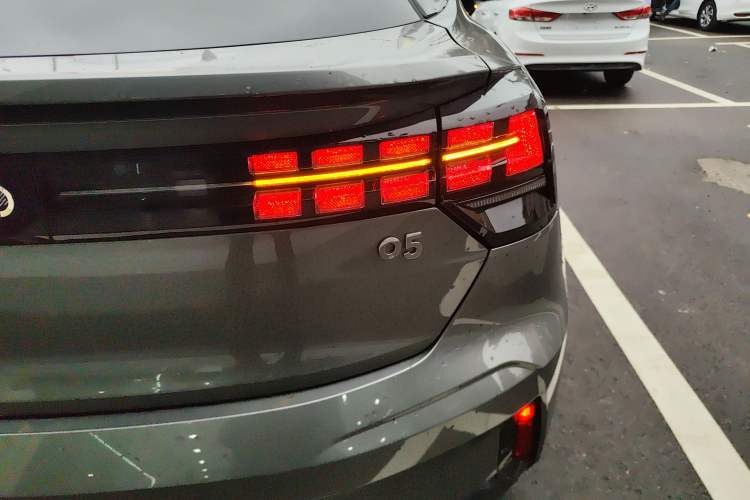 Used Lynk & Co 05 2020 2.0TD Two-Wheel Drive Shine Halo