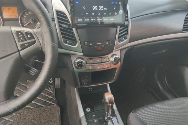 Used SsangYong Korando 2014 2.0L Gasoline Two-Wheel Drive Automatic Elite Navigation Edition
