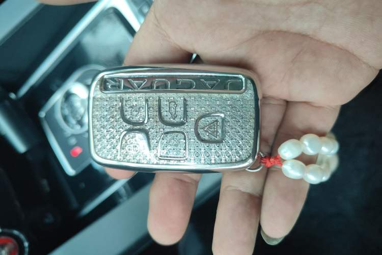 Used Jaguar F-PACE 2018 2.0T Two-Wheel Drive Urban Deluxe Edition
