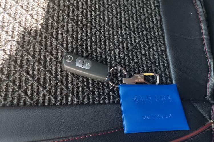 Used Mazda CX-5 2015 2.0L Automatic Two-Wheel Drive Urban Version
