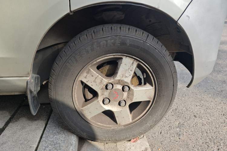 Used Wuling Zhiguang 2015 1.2L S Practical Model LSI Right Front Wheel Hub